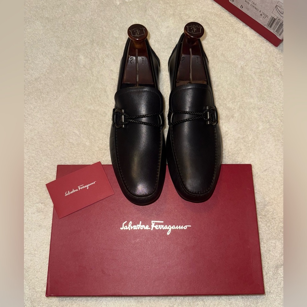 Salvatore Ferragamo Black Loafers Sleek Slip-Ons